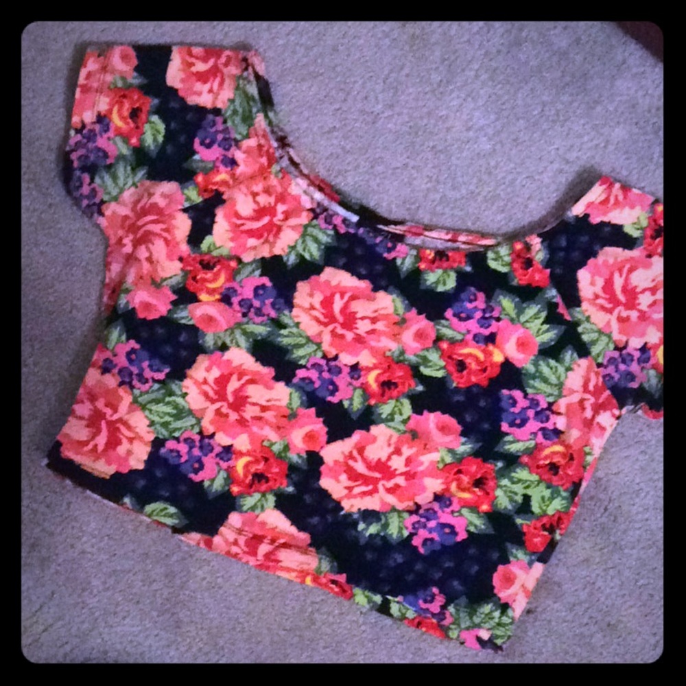 Rue 21 crop top